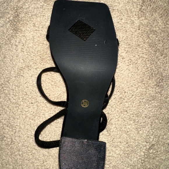 SHEIN Black Strappy Square Toe Block Heels - Picture 7 of 9